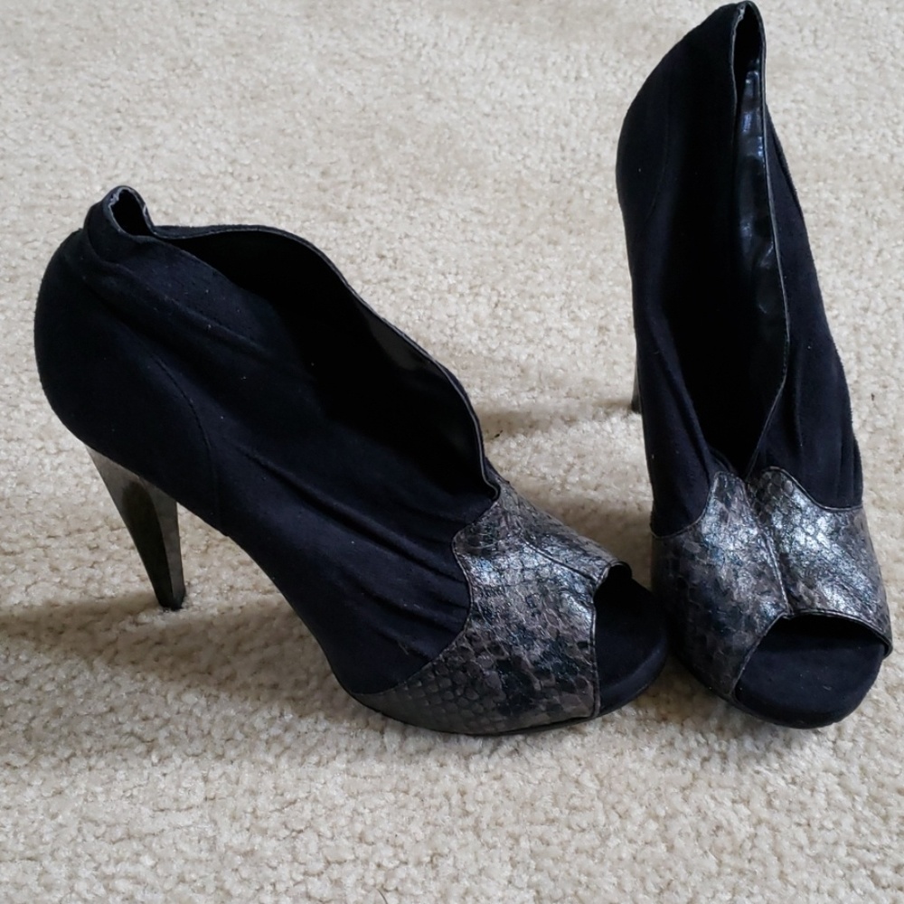 Peeptoe heels
